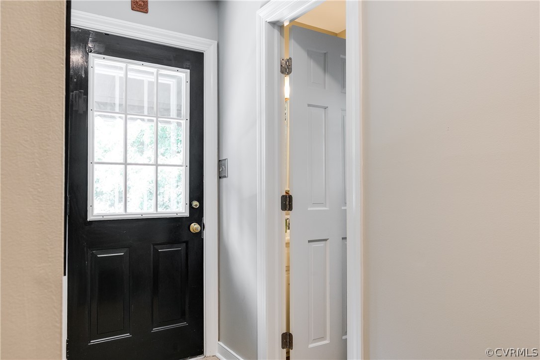 520 Greene Ridge Road Henrico, VA 23229 - Photo 27 of 50 Side entry + Powder Room
