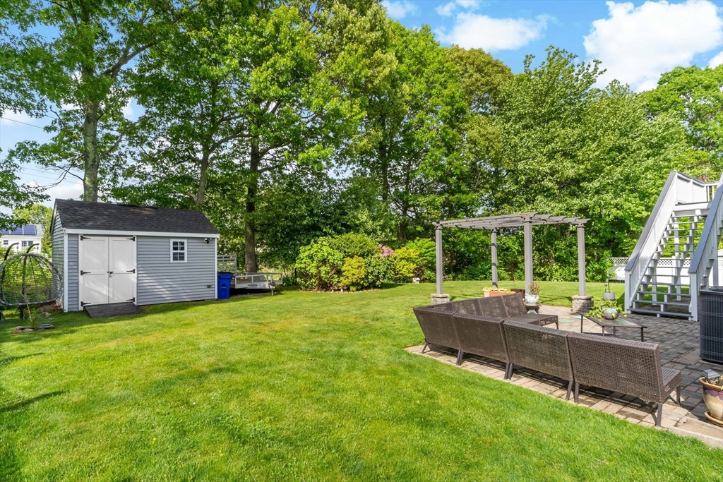 1084 Laurel Street Fall River, MA 02721 - Photo 35 of 42