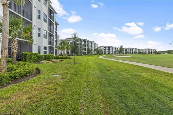 $1,995 | 5651 Double Eagle Circle, Unit 4334, Immokalee, FL 34142