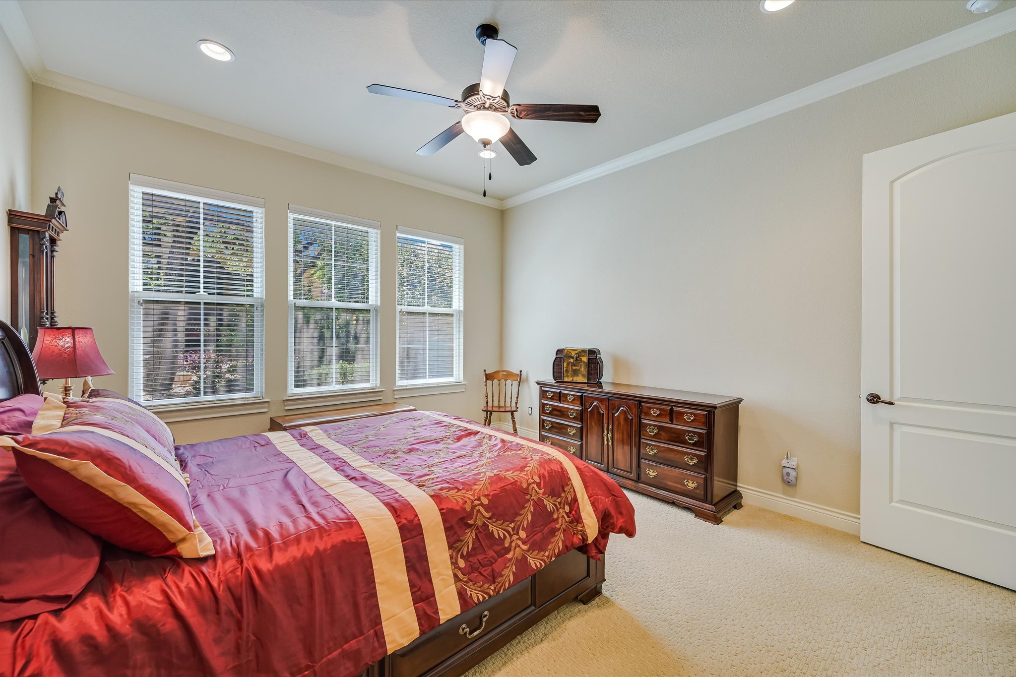 103 Rivalto Circle, Unit 1 Lakeway, TX 78734 - Photo 11 of 34 Main bedroom with high ceiling and lots of windows