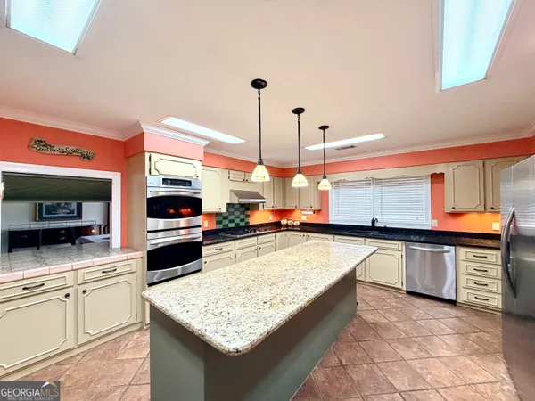 $585,000 | 2166 Highway 199, Mount Vernon, GA 30445