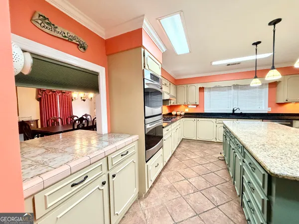 $585,000 | 2166 Highway 199, Mount Vernon, GA 30445