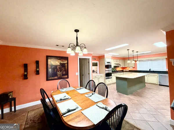 $585,000 | 2166 Highway 199, Mount Vernon, GA 30445