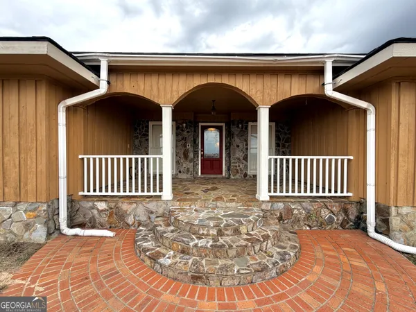 $585,000 | 2166 Highway 199, Mount Vernon, GA 30445