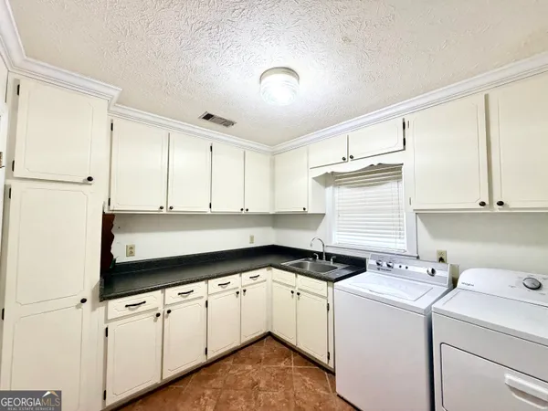 $585,000 | 2166 Highway 199, Mount Vernon, GA 30445