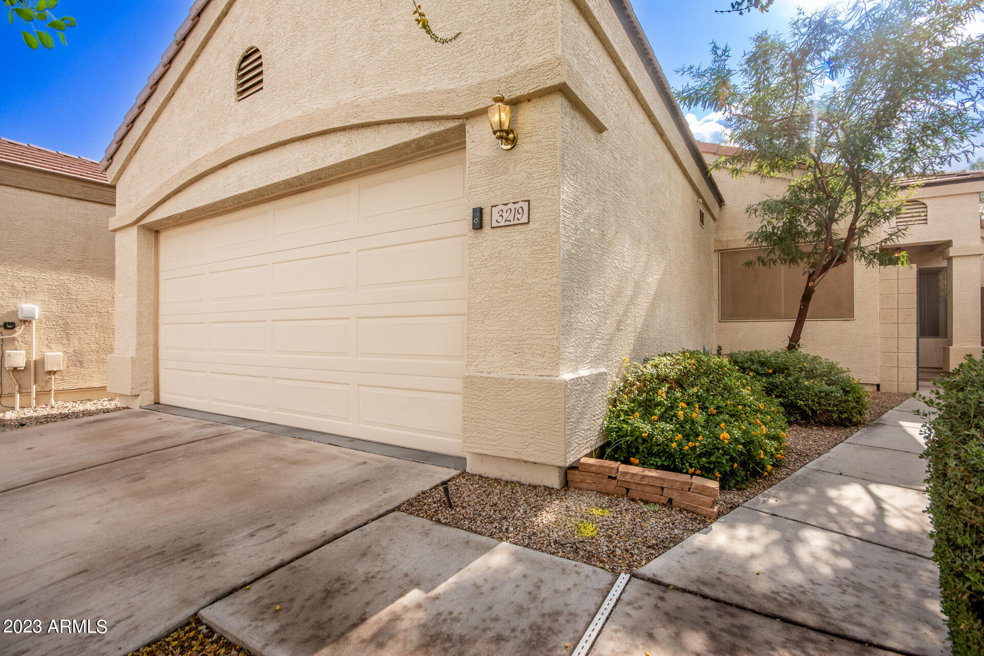 3219 East Fremont Road Phoenix, AZ 85042 - Photo 2 of 45 06 Fremont 3219