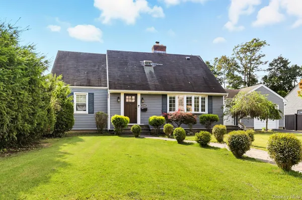 $719,000 | 3208 Linden Street, Wantagh, NY 11793