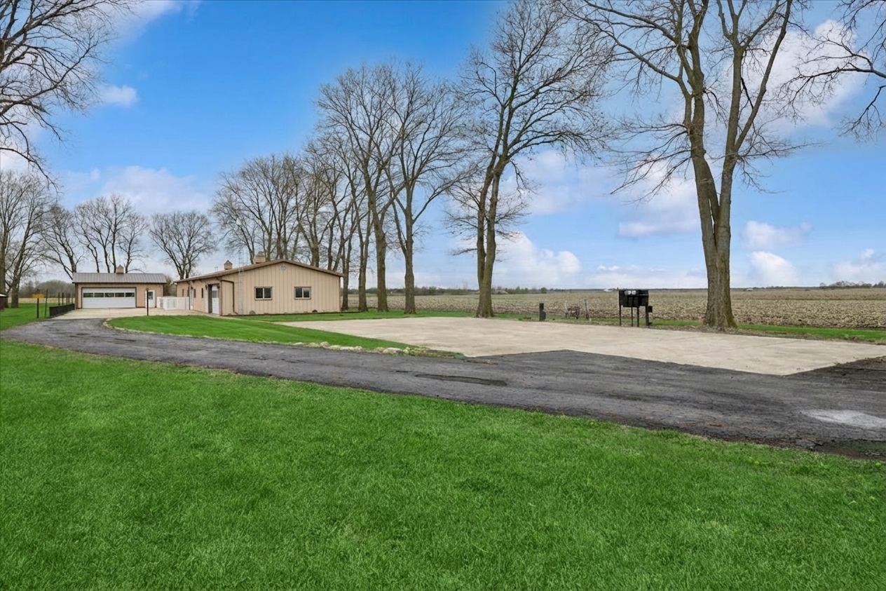 1430 North 30th Road Ottawa, IL 61350 - Photo 2 of 29