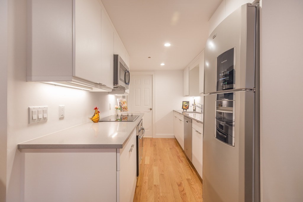 61 Commonwealth Avenue, Unit 2 Boston, MA 02116 - Photo 10 of 11