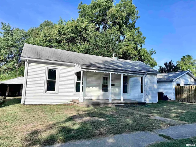 $21,000 | 310 South Madison Street, Macomb, IL 61455