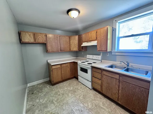 $21,000 | 310 South Madison Street, Macomb, IL 61455