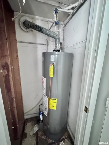 $21,000 | 310 South Madison Street, Macomb, IL 61455