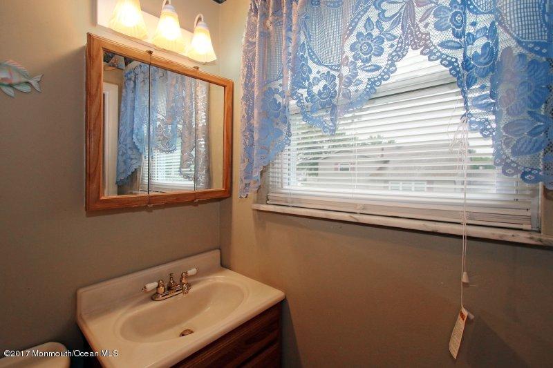 588 Line Road Hazlet, NJ 07730 - Photo 12 of 20 165556497_gL65PAeE