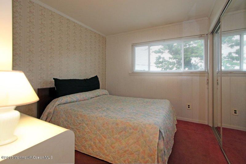 588 Line Road Hazlet, NJ 07730 - Photo 13 of 20 165556500_3qyXL7hh