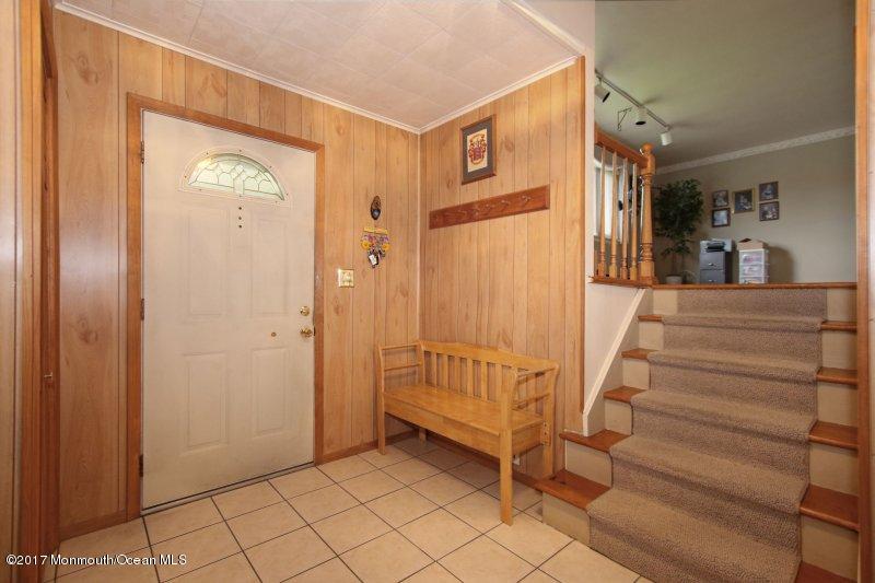 588 Line Road Hazlet, NJ 07730 - Photo 2 of 20 165556501_XC8jPOsM