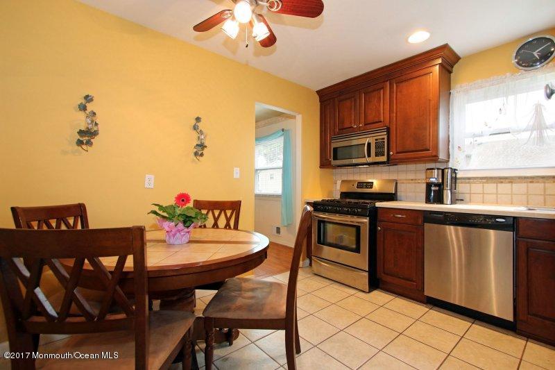 588 Line Road Hazlet, NJ 07730 - Photo 8 of 20 165556494_ZQIexraH