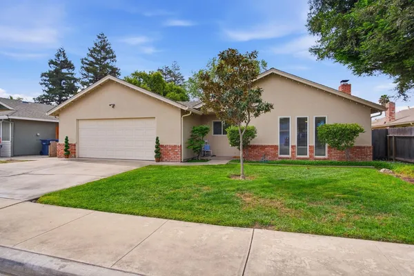 $449,900 | 1480 Berry Drive, Turlock, CA 95382