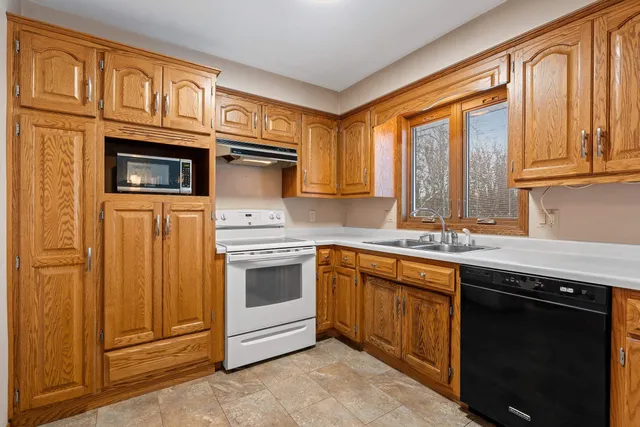 $324,900 | 2405 North Erb Street, Appleton, WI 54911