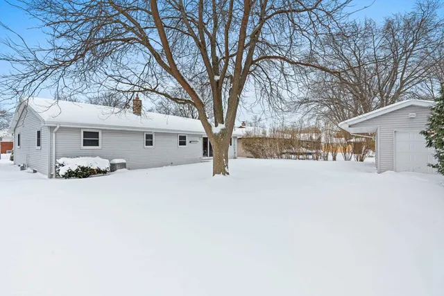 $324,900 | 2405 North Erb Street, Appleton, WI 54911