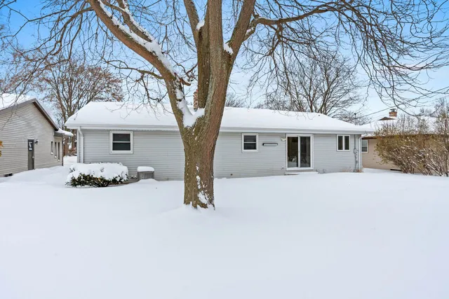 $324,900 | 2405 North Erb Street, Appleton, WI 54911