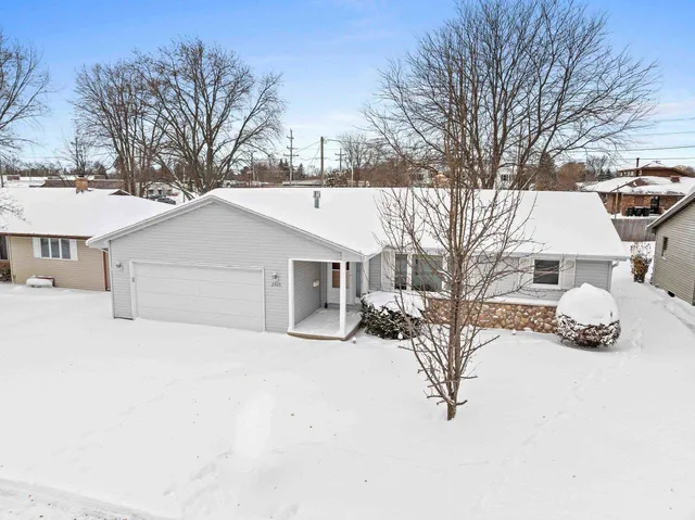 $324,900 | 2405 North Erb Street, Appleton, WI 54911