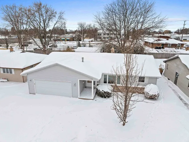 $324,900 | 2405 North Erb Street, Appleton, WI 54911