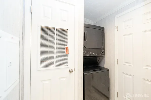 $215,000 | 4 Oakdale Village Drive, Kendall Park, NJ 08824