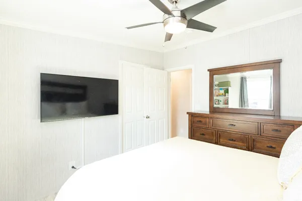 $215,000 | 4 Oakdale Village Drive, Kendall Park, NJ 08824