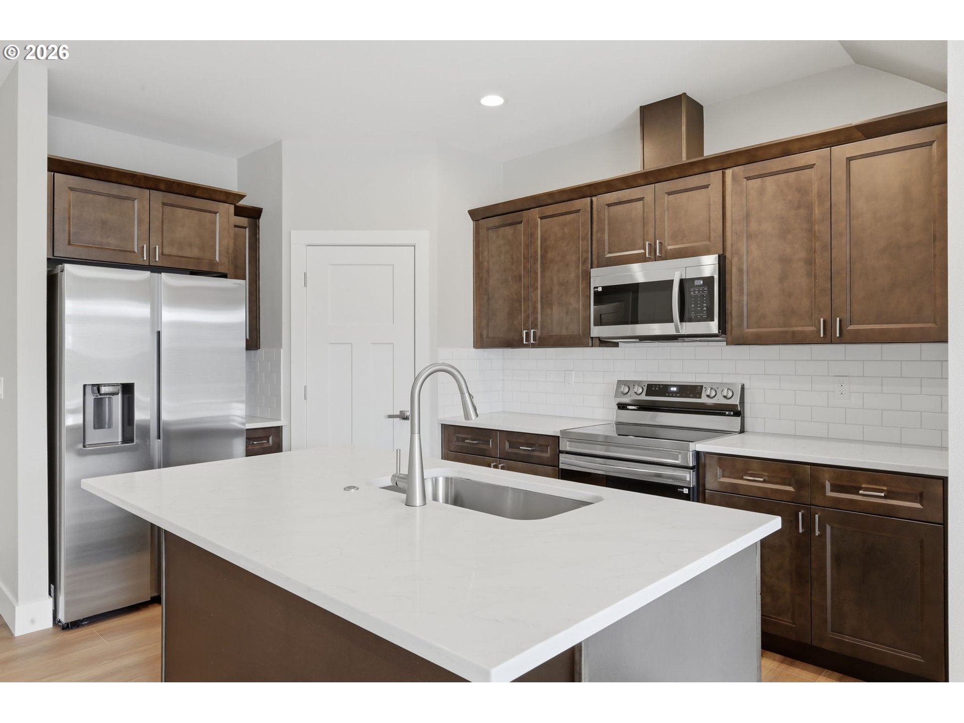4011 Southwest Royal Avenue Gresham, OR 97080 - Photo 15 of 48