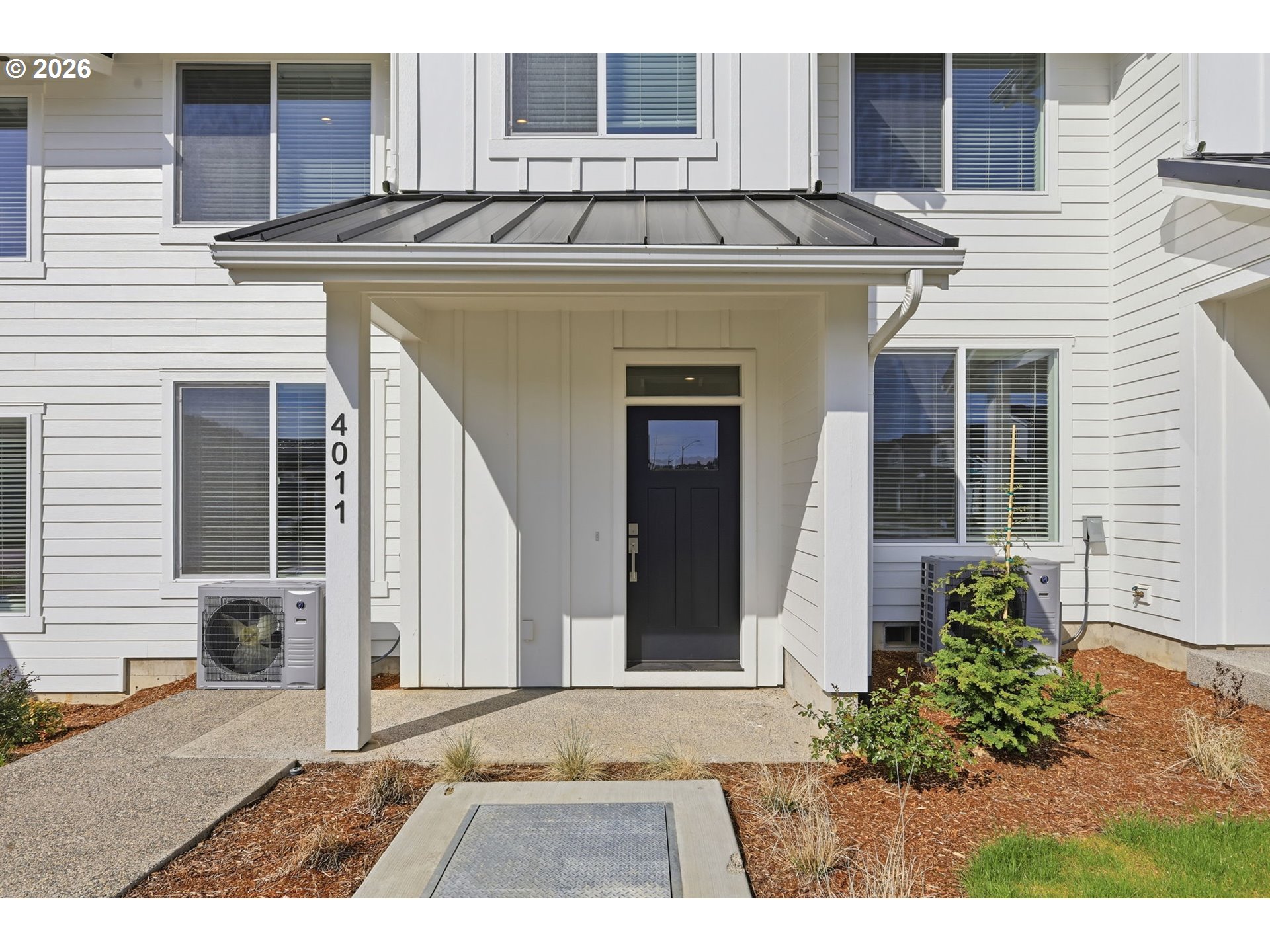 4011 Southwest Royal Avenue Gresham, OR 97080 - Photo 2 of 48