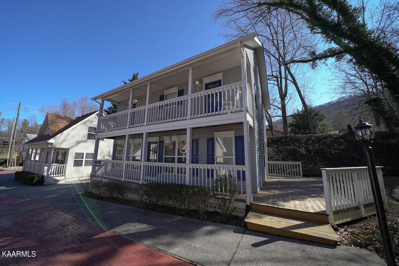 B937FED5-7306-4D19-A0DC-9C68AB1F6641