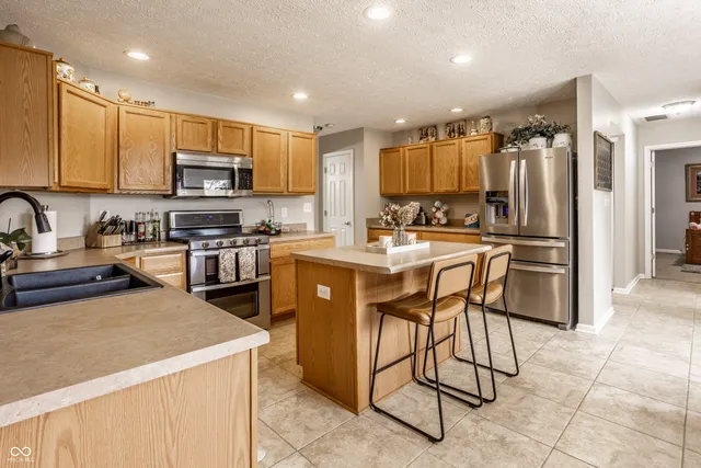 $389,900 | 6589 Avalon Boulevard, Avon, IN 46123