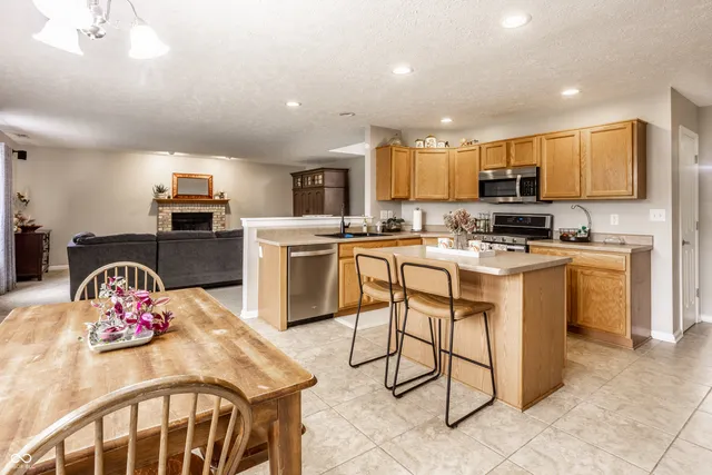 $389,900 | 6589 Avalon Boulevard, Avon, IN 46123