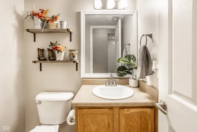 $389,900 | 6589 Avalon Boulevard, Avon, IN 46123