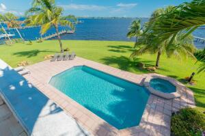 901 Southeast Riverside Drive Stuart, FL 34994 - Photo 25 of 53 a view of a park