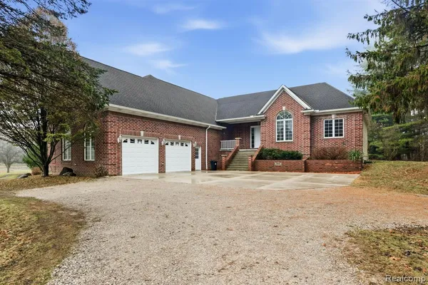 $590,000 | 7669 Rynn Road, Avoca, MI 48006