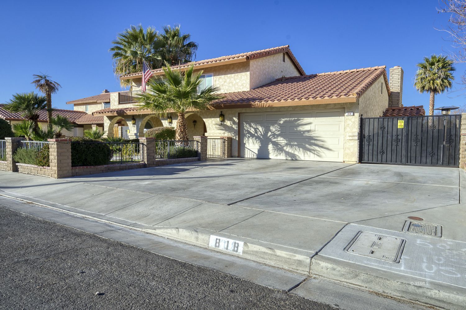 818 West Howell Avenue Ridgecrest, CA 93555 - Photo 3 of 45