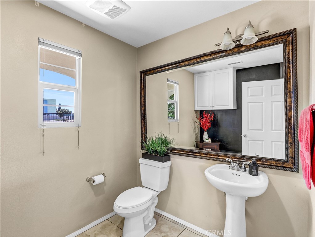 15542 Orange Avenue Paramount, CA 90723 - Photo 16 of 50