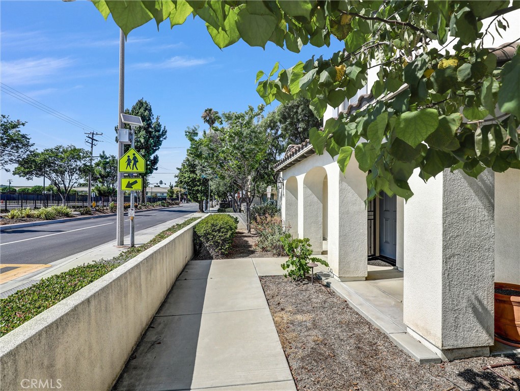 15542 Orange Avenue Paramount, CA 90723 - Photo 3 of 50