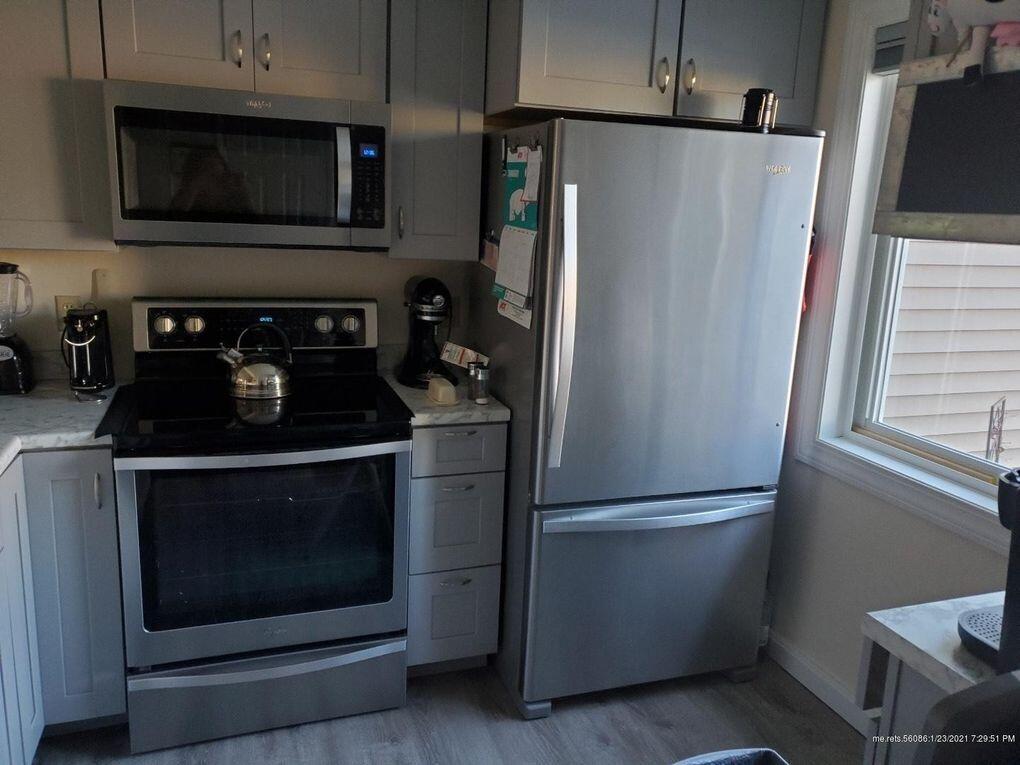 378 Portland Road, Unit 7 Gray, ME 04039 - Photo 6 of 18 jens kitchen