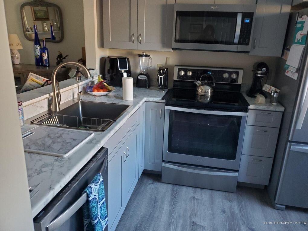 378 Portland Road, Unit 7 Gray, ME 04039 - Photo 7 of 18 jens kitchen 2
