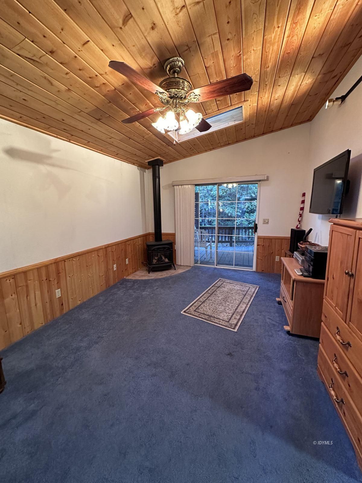 25955 Highway 243, Unit 40 Idyllwild, CA 92549 - Photo 18 of 32 a view of an empty room with a window