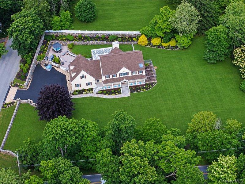 104 Mountain View Road Cortlandt Manor, NY 10567 - Photo 5 of 48