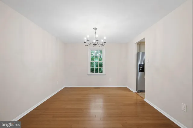 a view of empty room with window