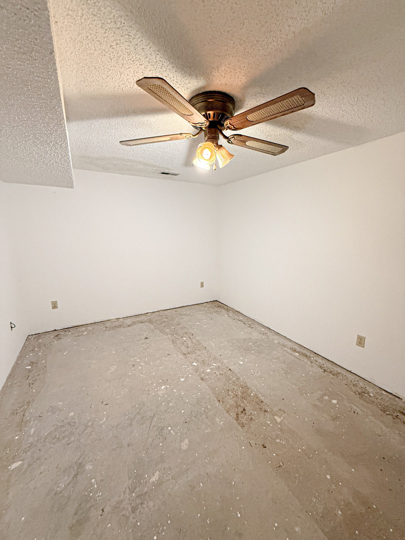 1599 East 2700 North Road Clifton, IL 60927 - Photo 25 of 26 wooden floor in an empty room