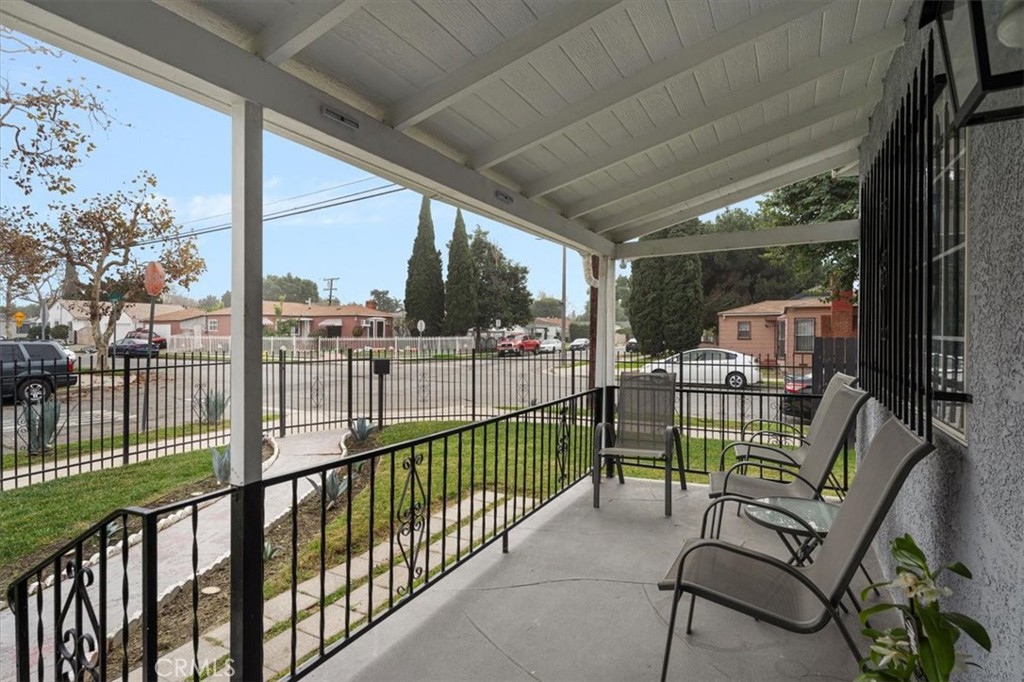 1701 North Pearl Avenue Compton, CA 90221 - Photo 7 of 37