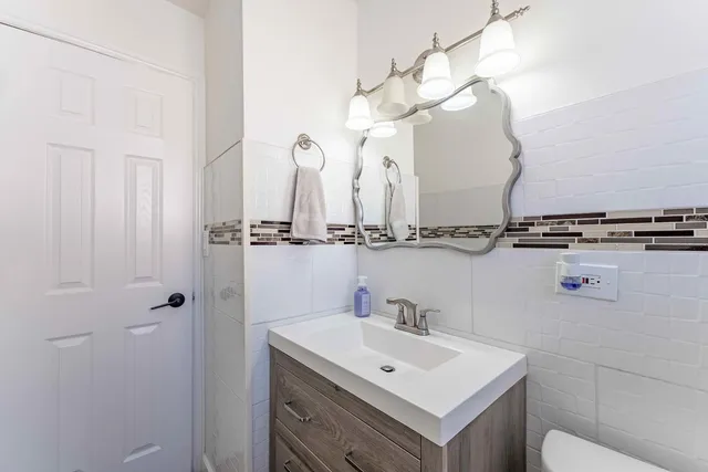 $499,999 | 3507 North Narragansett Avenue, Chicago, IL 60634