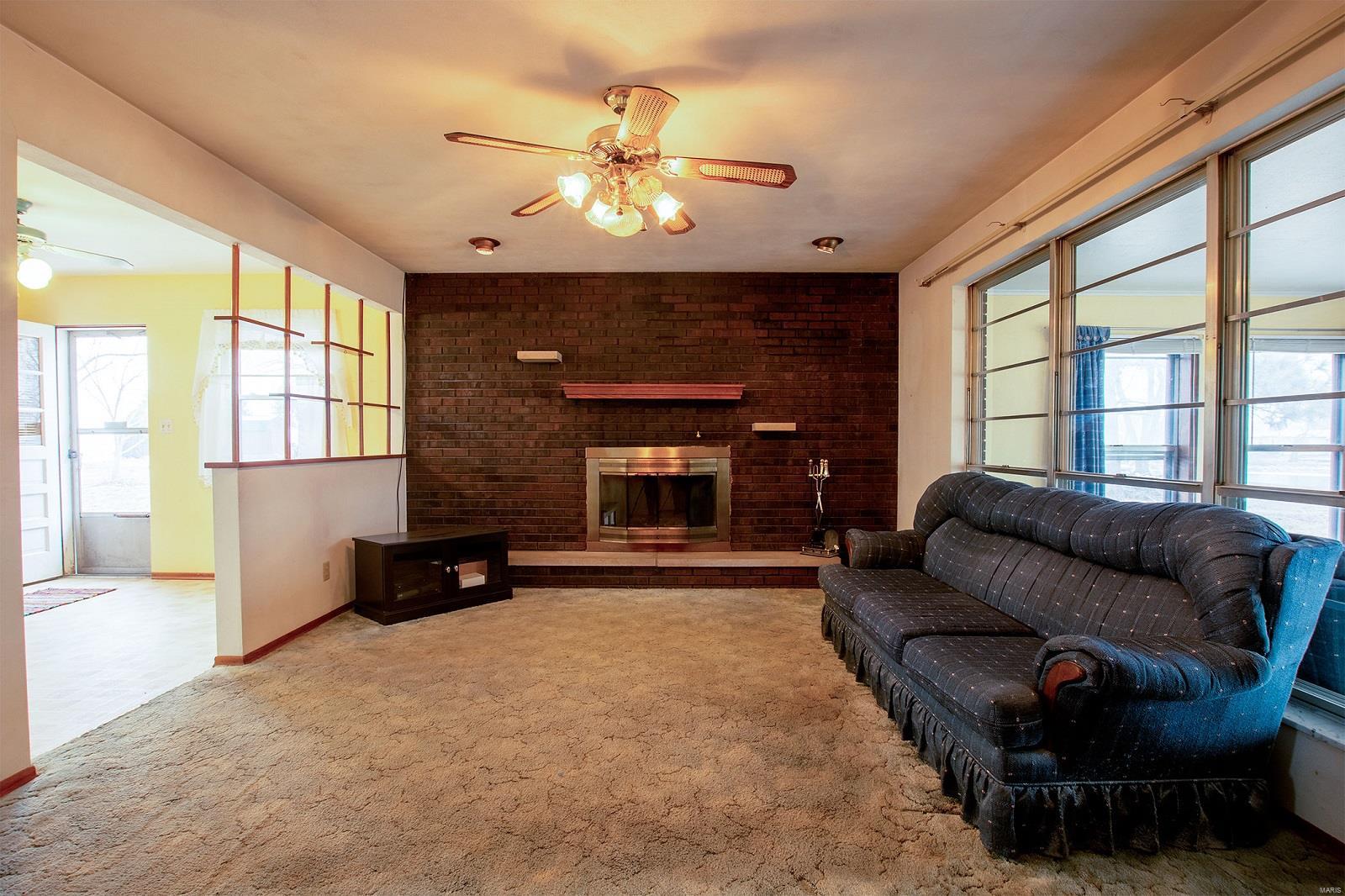 4828 Club Congress Road Waterloo, IL 62298 - Photo 9 of 34