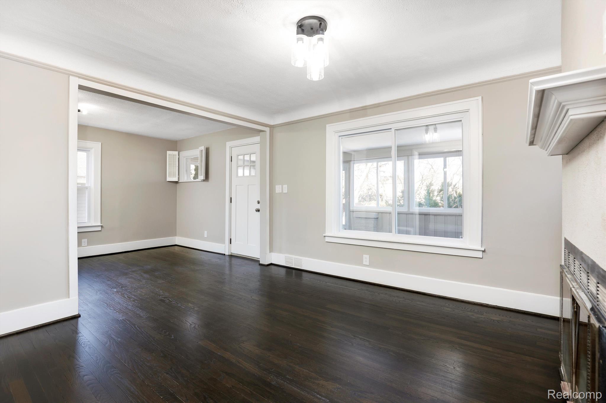 1079 Eaton Road Berkley, MI 48072 - Photo 10 of 36