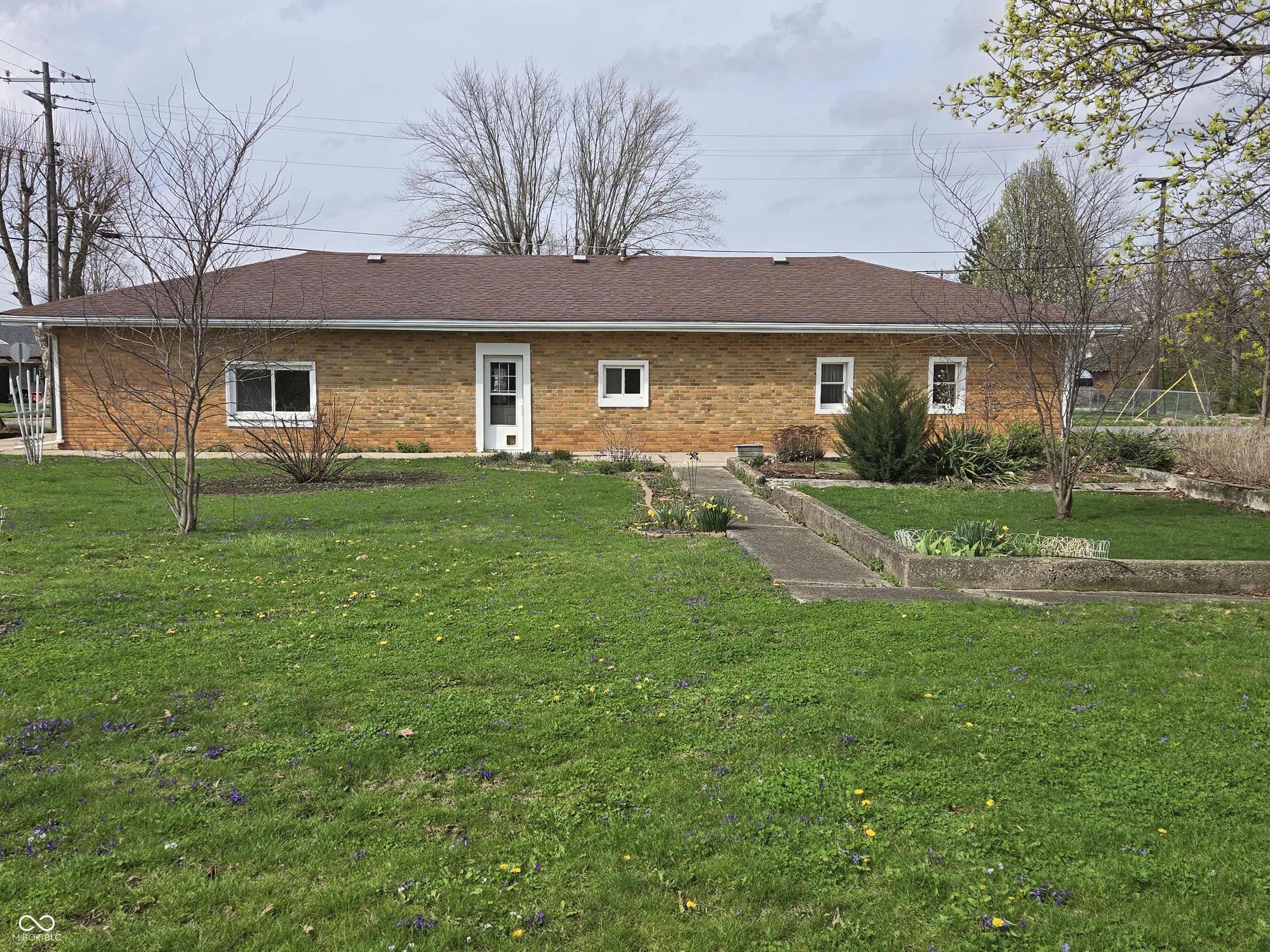 1403 Madison Road Elwood, IN 46036 - Photo 4 of 19